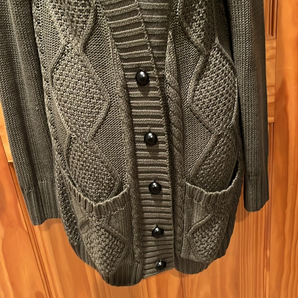 Venus Cardigan Sweater - Picture 4 of 8